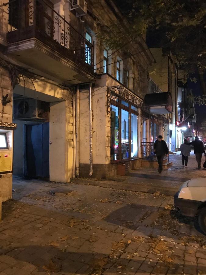 Атмосферная Квартира В Центре Одессы 敖德萨 外观 照片