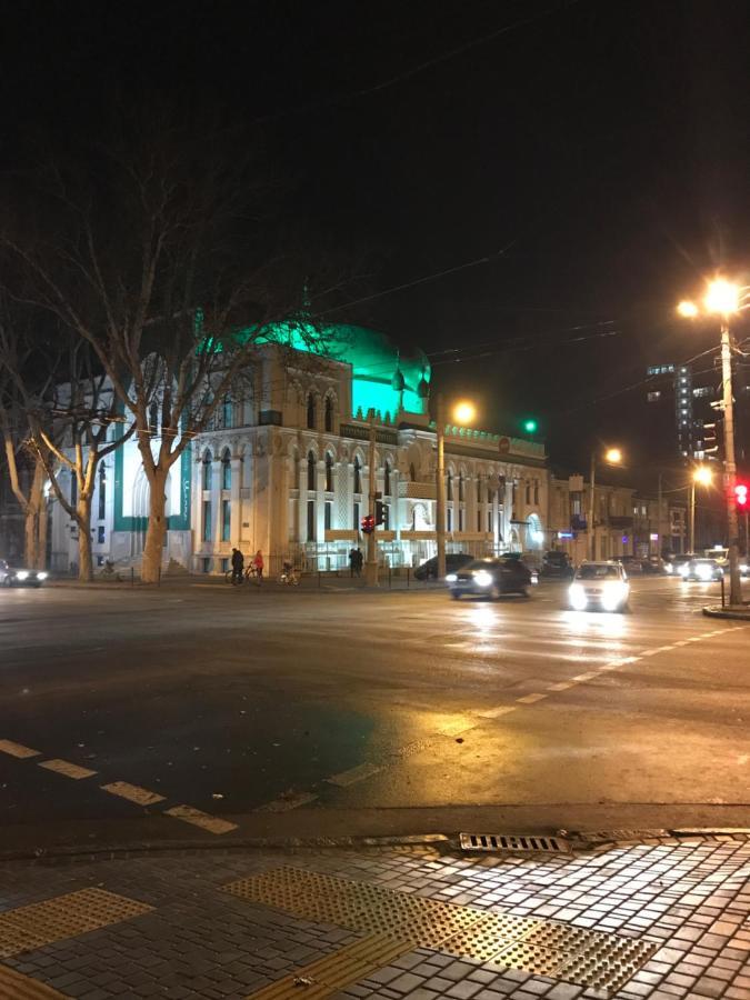 Атмосферная Квартира В Центре Одессы 敖德萨 外观 照片